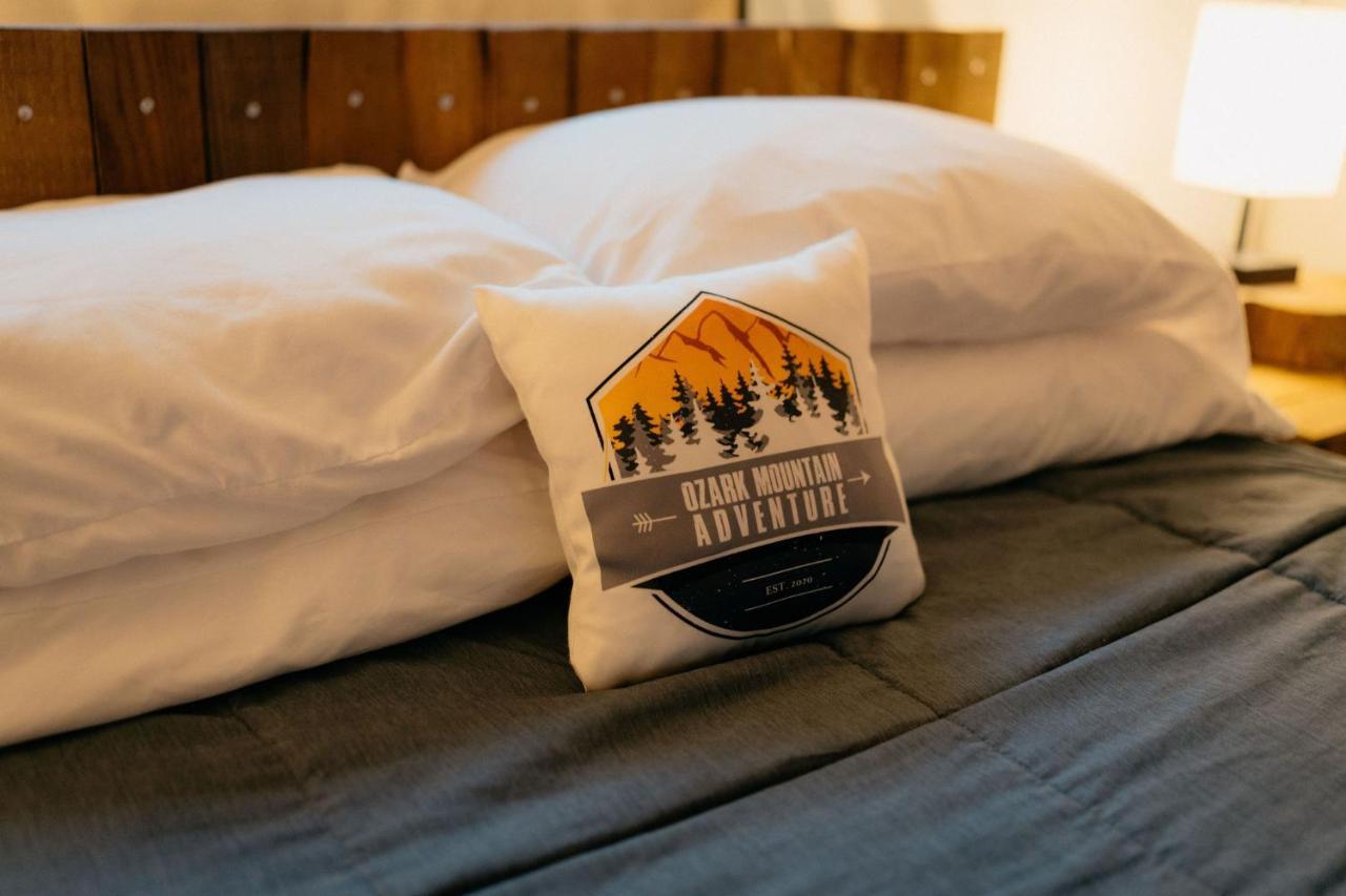 Treehouse Cozy Glamping Site Ξενοδοχείο Μπράνσον Εξωτερικό φωτογραφία