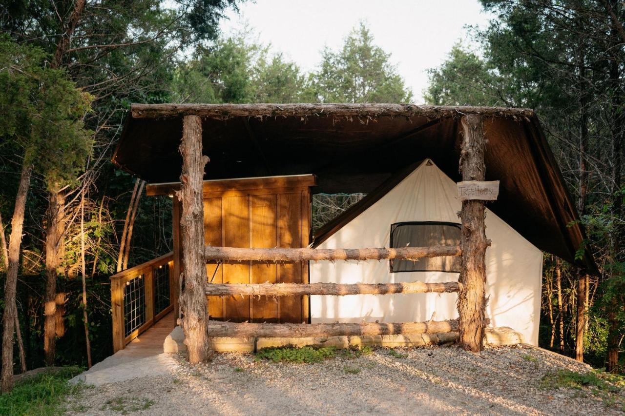 Treehouse Cozy Glamping Site Ξενοδοχείο Μπράνσον Εξωτερικό φωτογραφία
